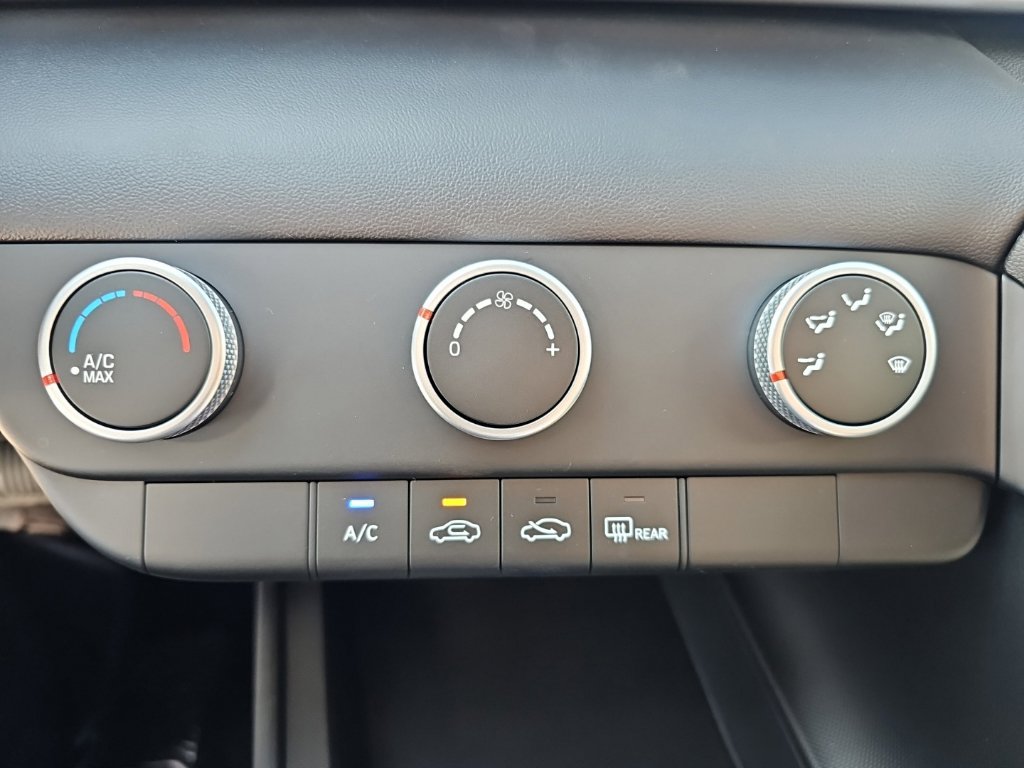 New 2026 Hyundai Elantra SE FWD image 19