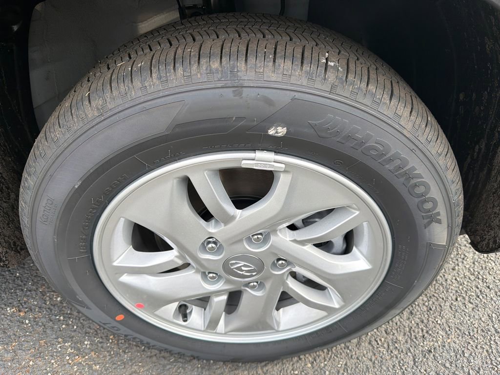 New 2026 Hyundai Venue SE image 12