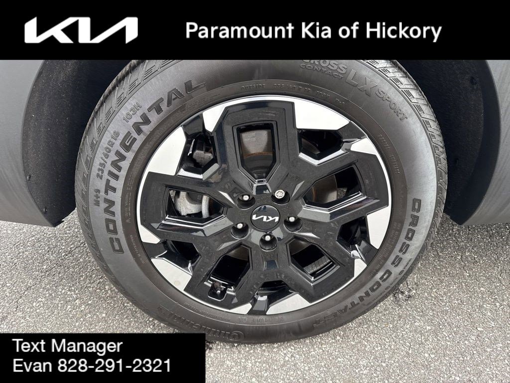 Used 2025 Kia Sorento S w/ Panoramic Sunroof Package image 9