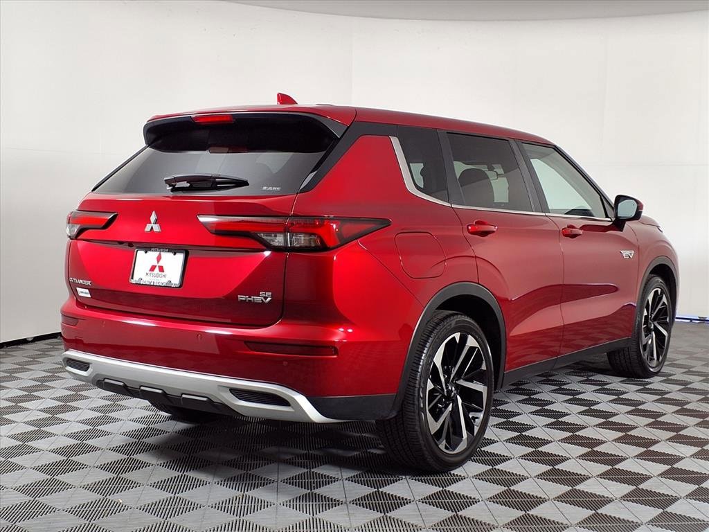 Used 2024 Mitsubishi Outlander SE image 32