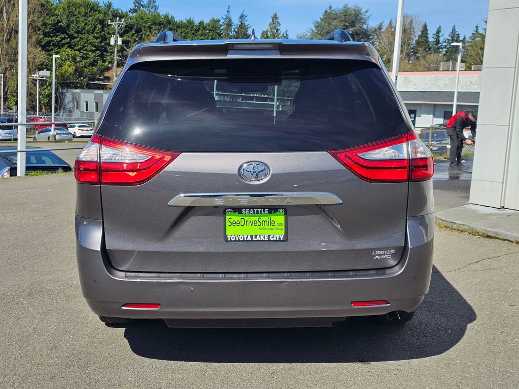 Used 2019 Toyota Sienna Limited Premium image 6