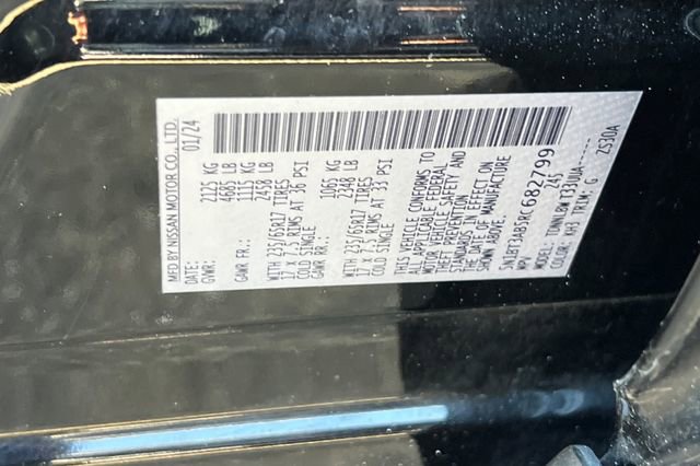 Used 2024 Nissan Rogue S image 40