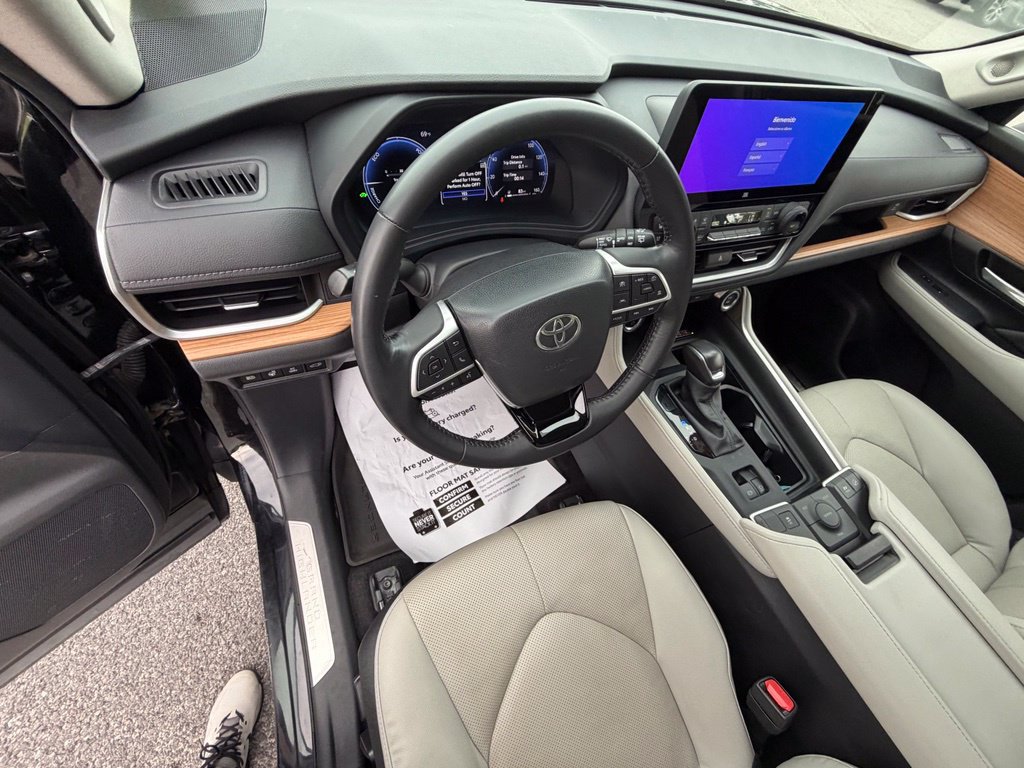 Used 2024 Toyota Grand Highlander AWD Hybrid image 12