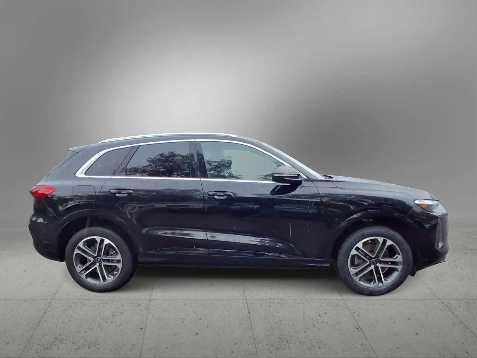 Used 2025 Audi Q5 Premium w/ Convenience Package AWD/4WD image 9