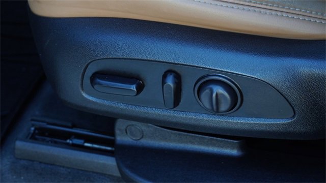 Used 2019 Buick Enclave Essence w/ LPO, Sport Appearance Package image 22