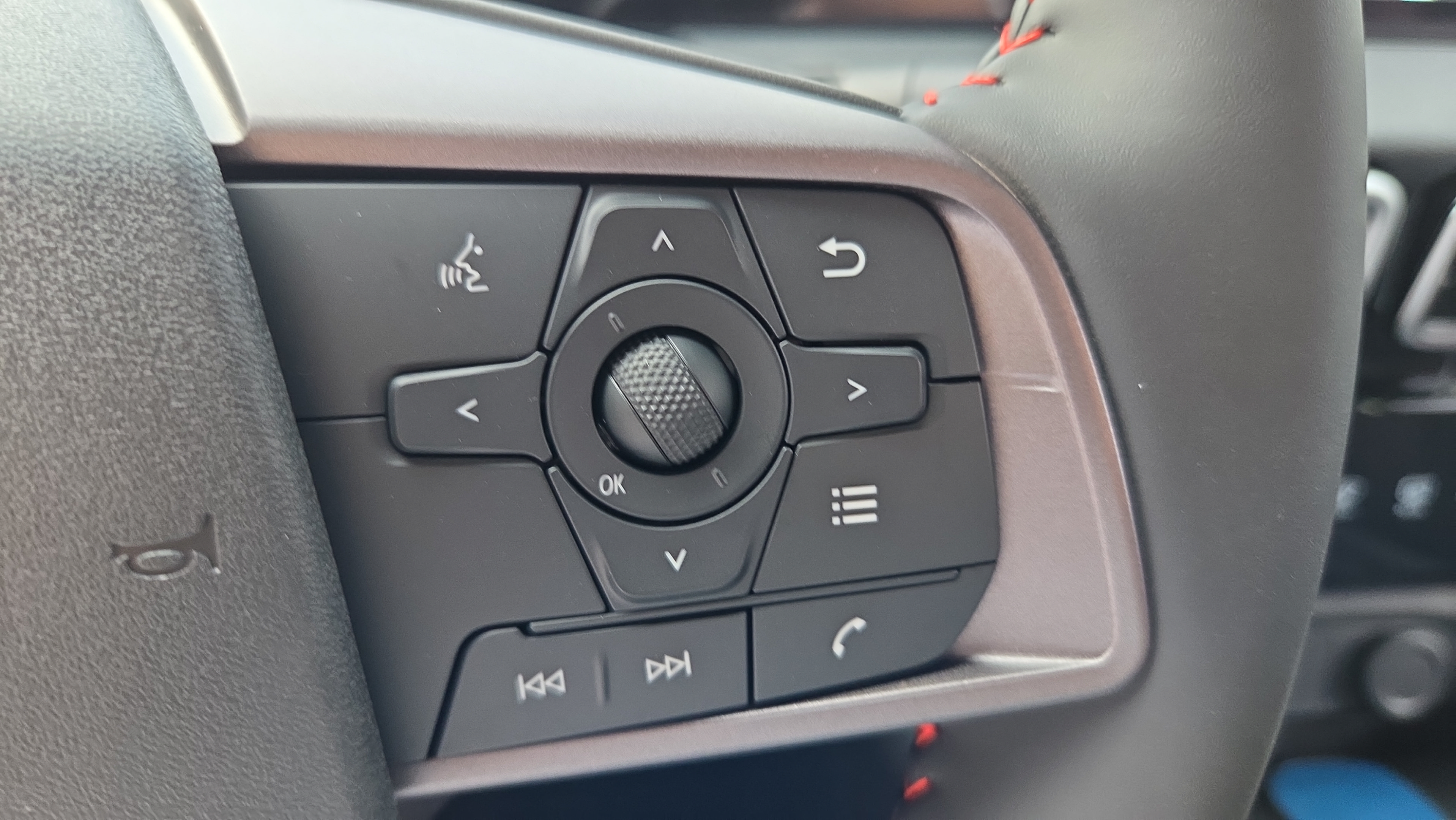 New 2027 Nissan Sentra SR w/ Floor Mat Package FWD image 26