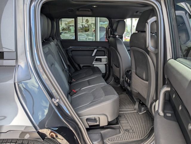 Used 2023 Land Rover Defender 130 X-Dynamic SE image 20