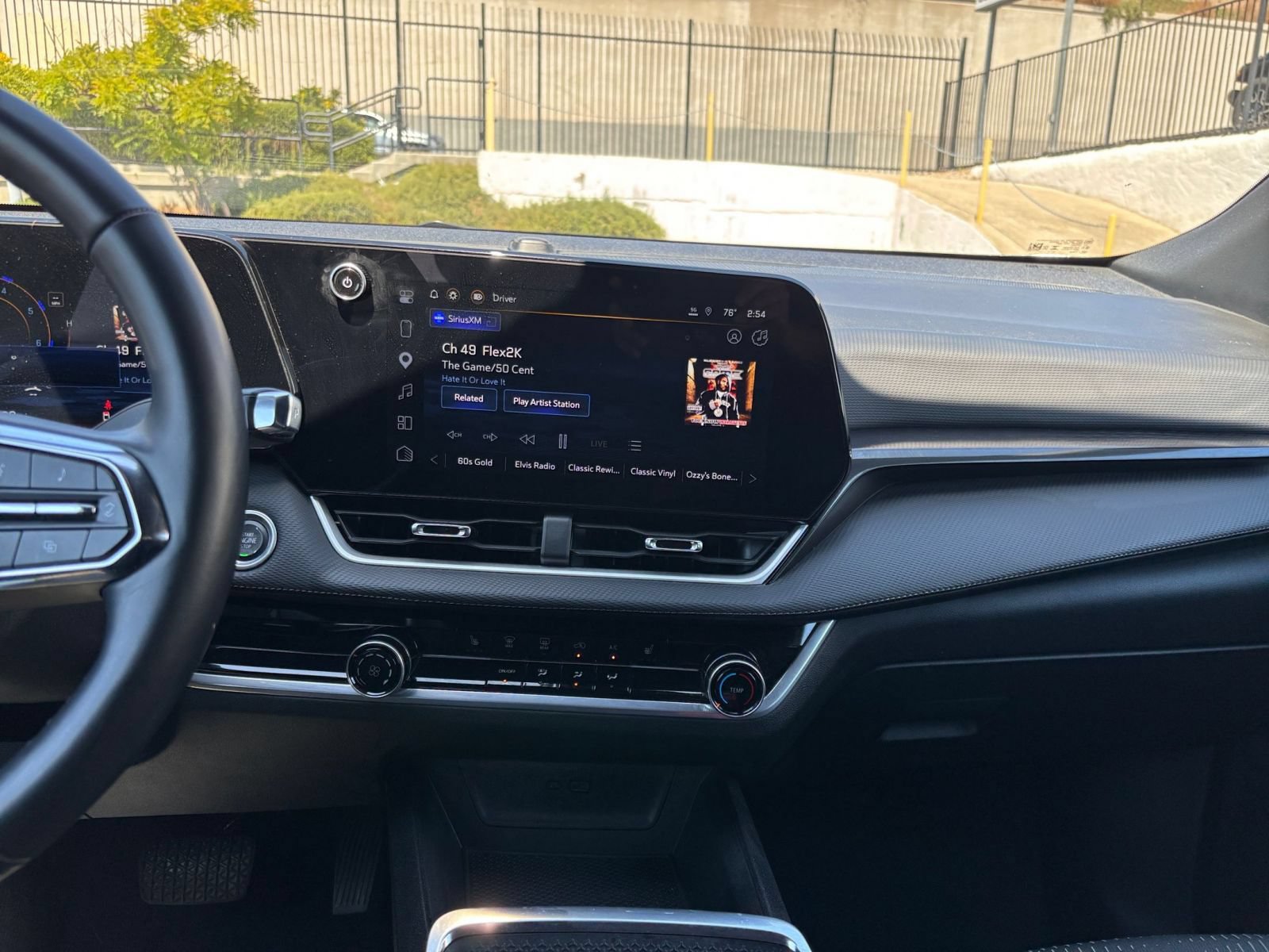 Used 2025 Chevrolet Equinox LT FWD image 17