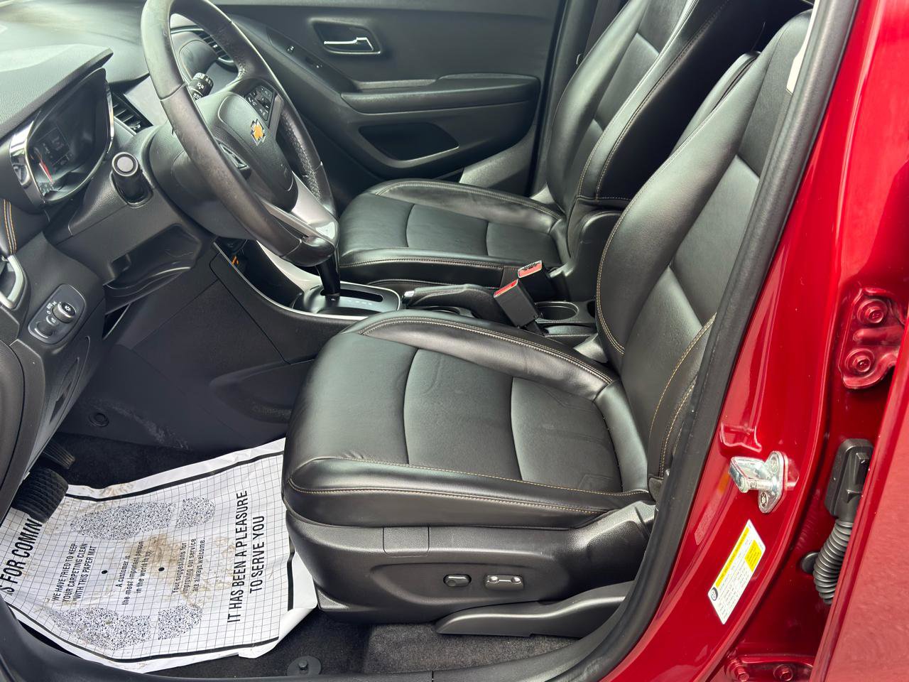 Used 2021 Chevrolet Trax LT w/ Premium Seat Package image 13