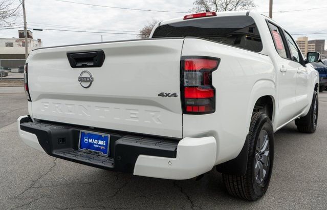 Certified 2025 Nissan Frontier SV image 6