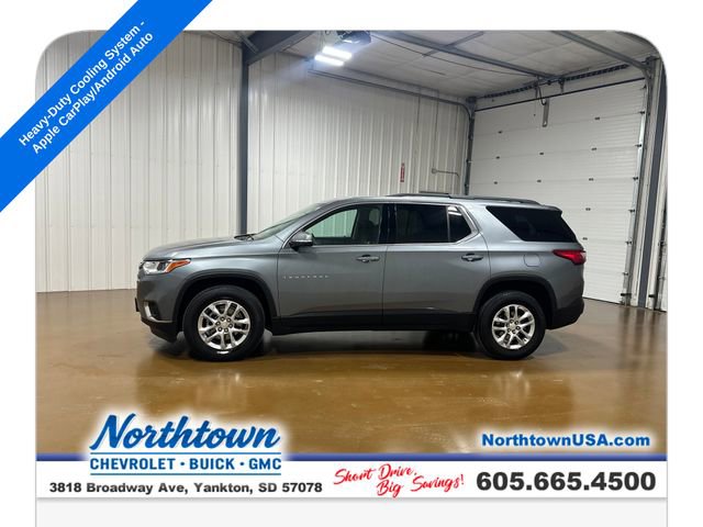 Used 2021 Chevrolet Traverse LT image 2