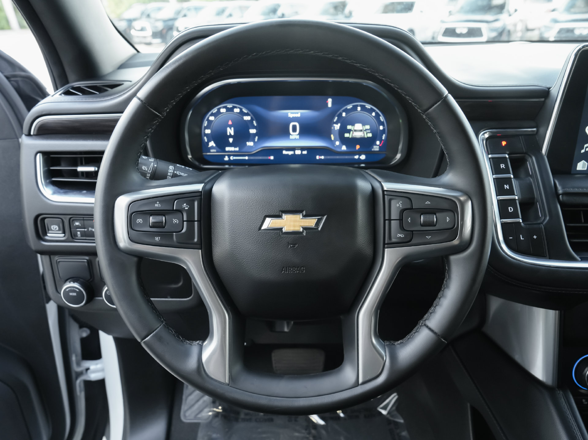 Used 2024 Chevrolet Suburban LT RWD image 9