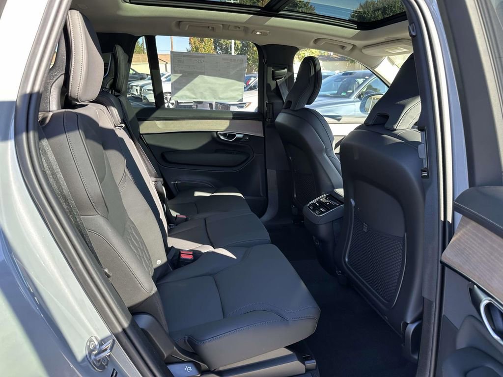 New 2026 Volvo XC90 B6 Plus w/ Protection Package Premier image 12
