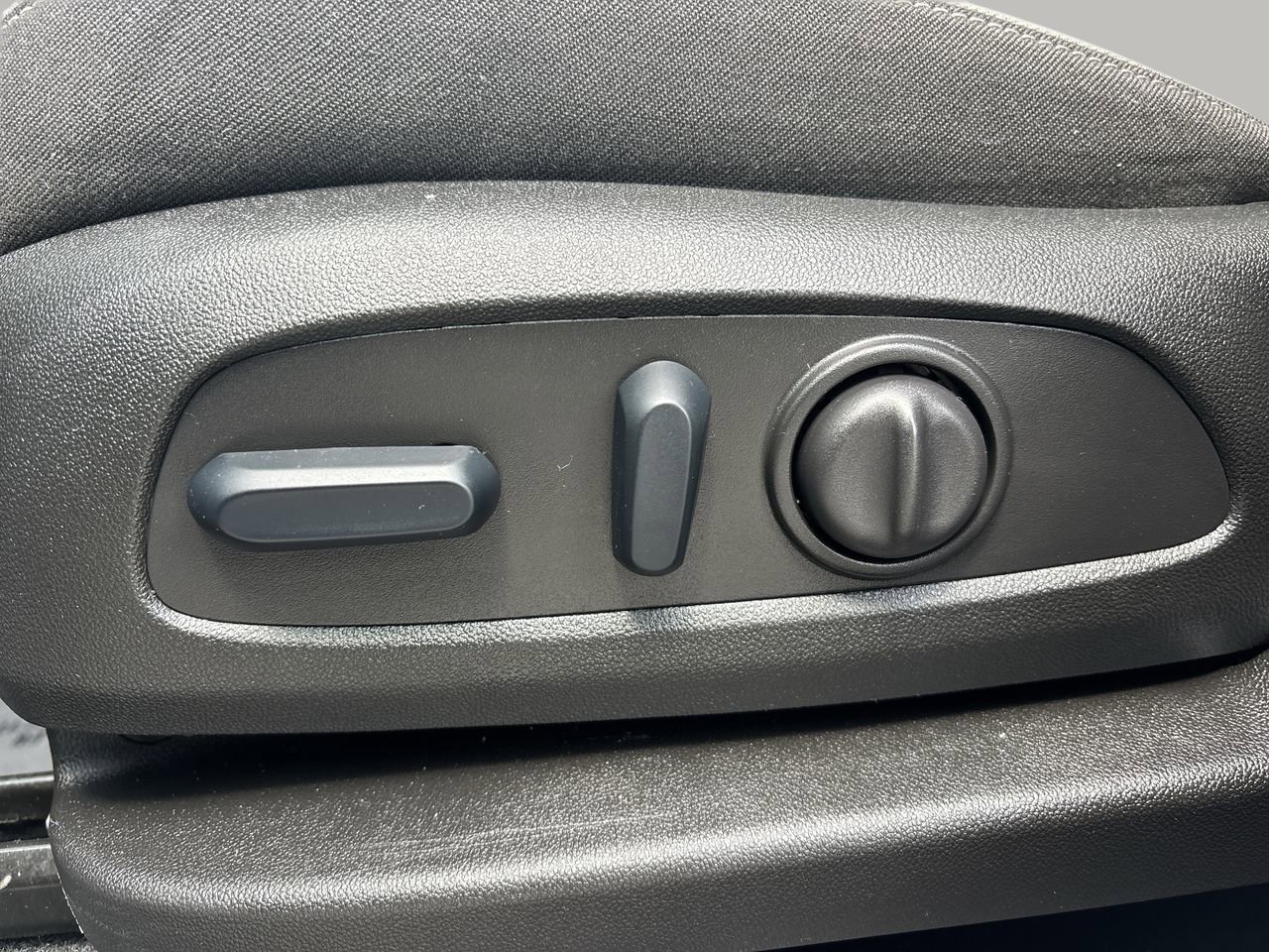 Used 2024 Chevrolet Equinox LS w/ LS Convenience Package FWD image 18