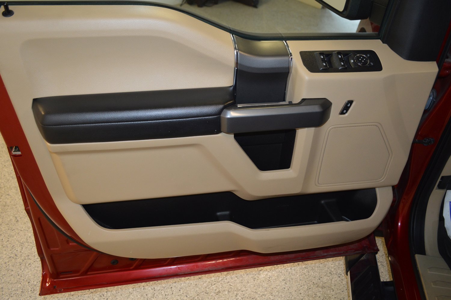 Used 2020 Ford F150 XLT w/ Equipment Group 302A Luxury AWD/4WD image 13