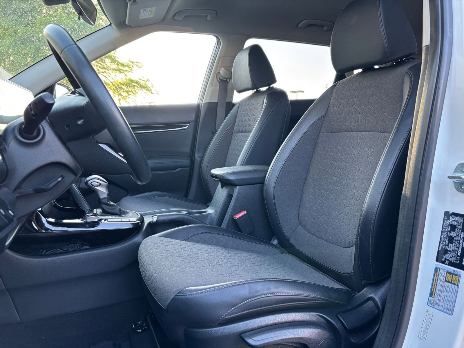 Used 2025 Kia Seltos S image 28