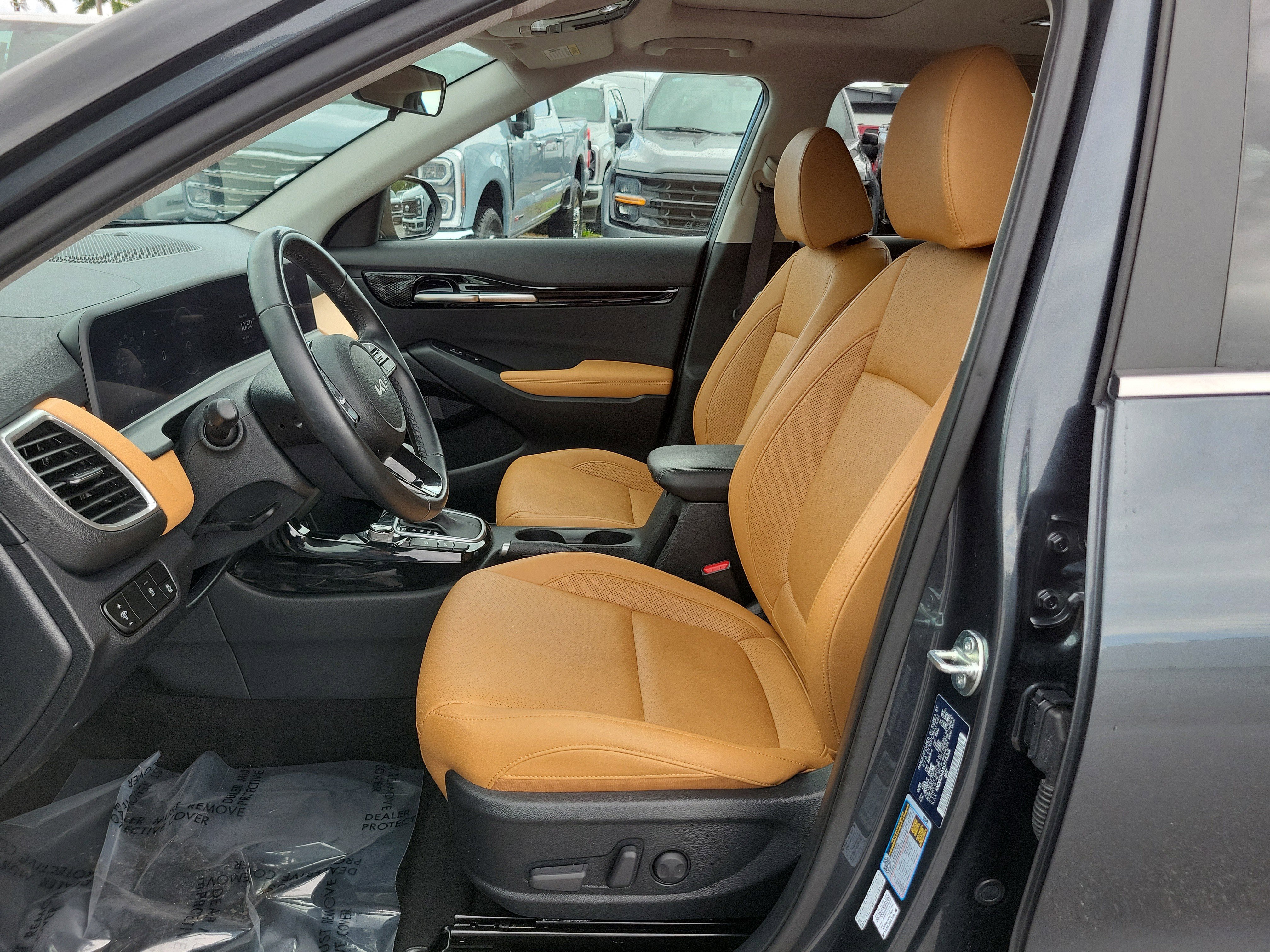 Used 2025 Kia Seltos EX w/ EX Sunroof Package FWD image 13