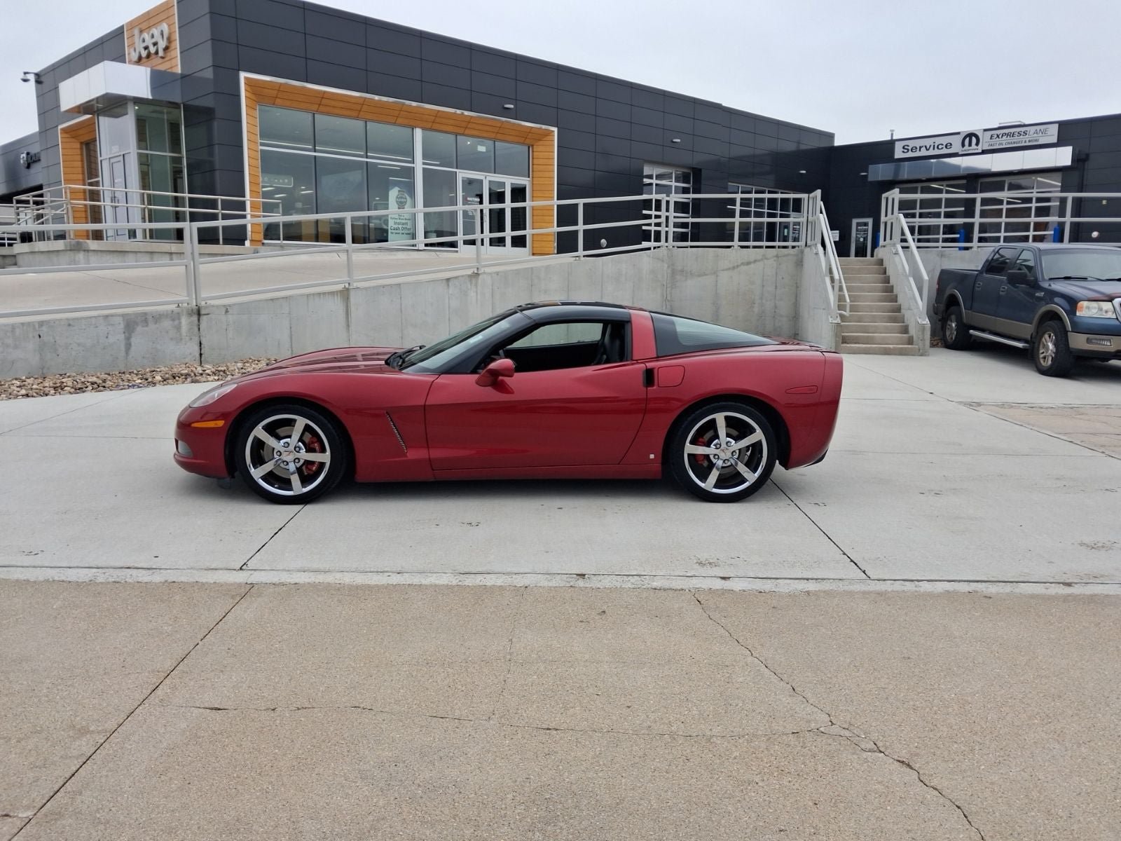 Used 2009 Chevrolet Corvette Coupe w/ Preferred Equipment Group RWD image 2
