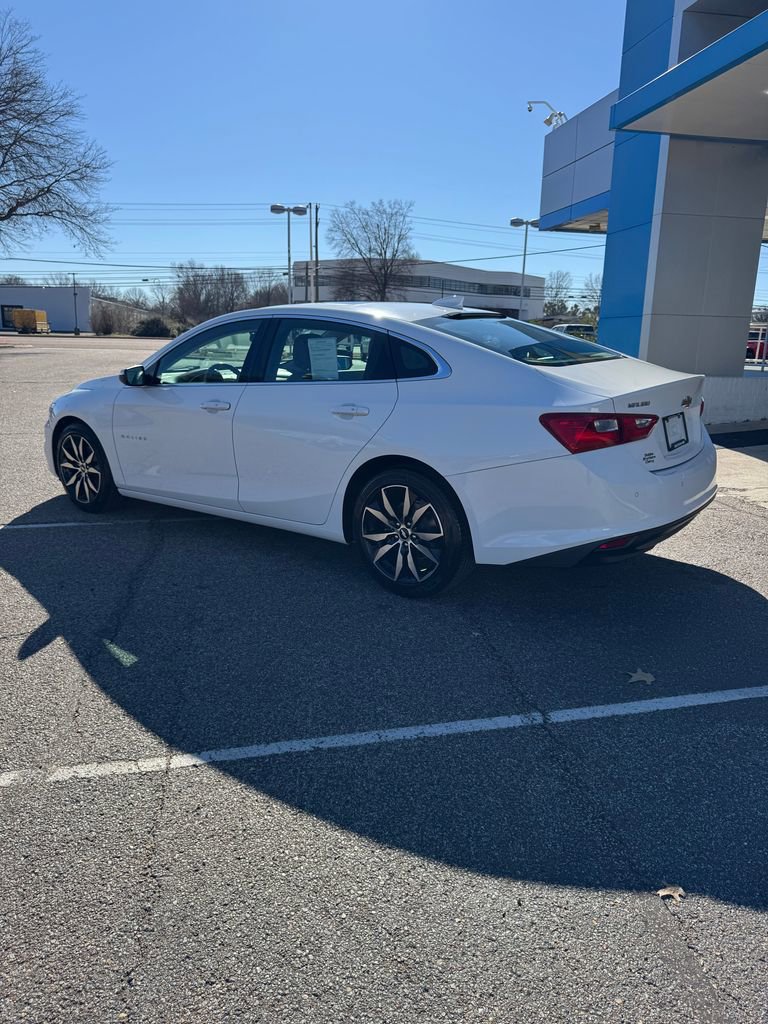 Used 2018 Chevrolet Malibu LT w/ Leather Package image 5
