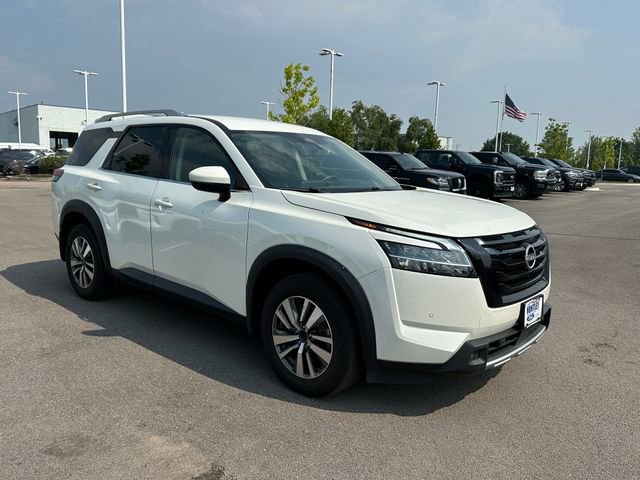 Used 2023 Nissan Pathfinder SL w/ Lighting Package (N92) image 32