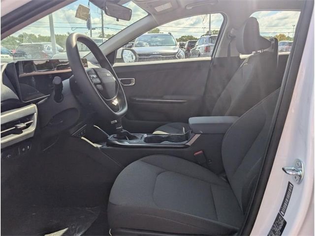 New 2025 Kia K4 LXS image 14
