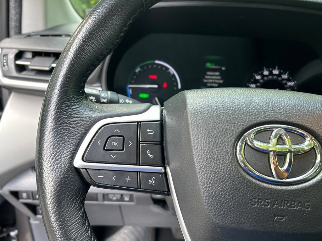 Used 2024 Toyota Sienna XLE FWD image 23