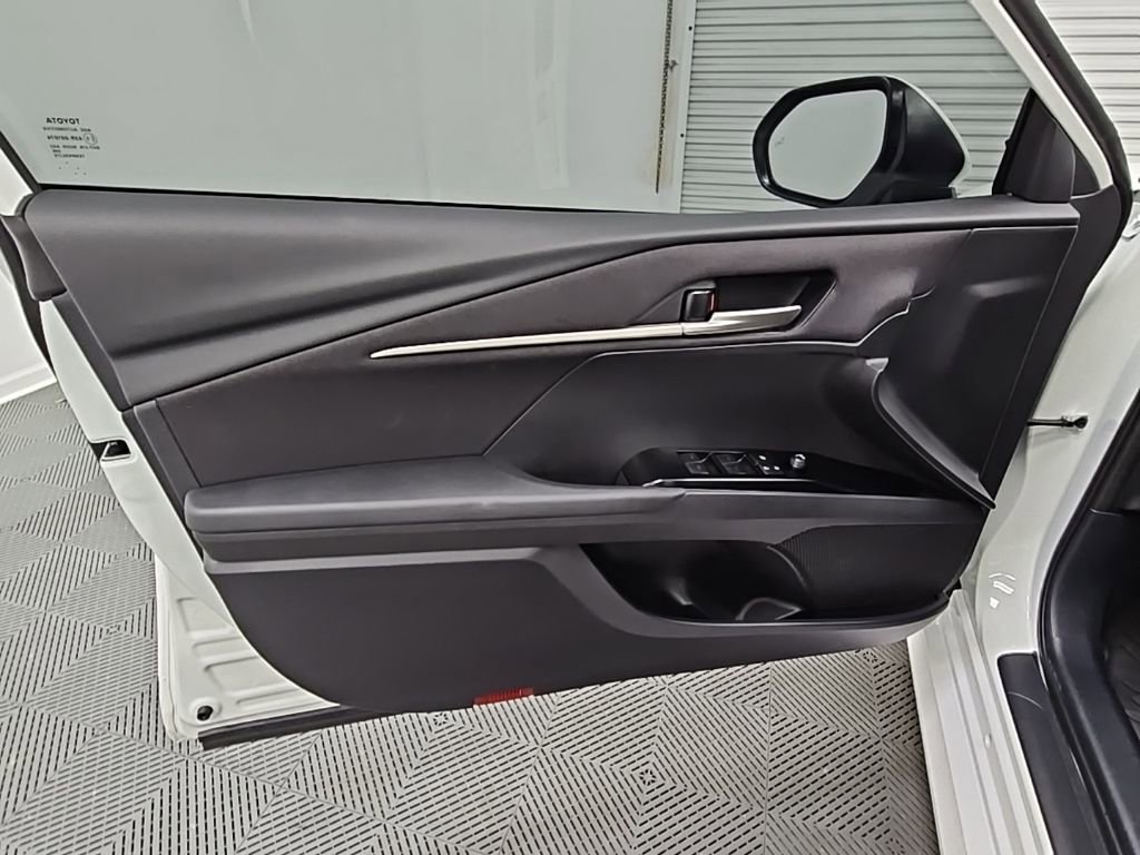 Used 2025 Toyota Camry LE FWD image 26