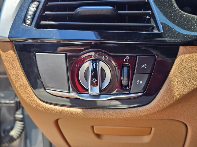 Used 2020 BMW 530i w/ Premium Package RWD image 18