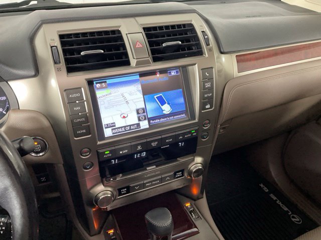 Used 2015 Lexus GX 460 Luxury w/ Preferred Accessory Package AWD/4WD image 19