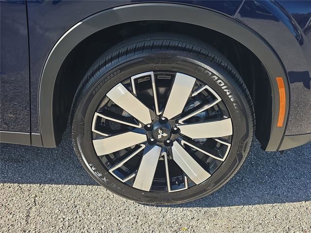 Used 2025 Mitsubishi Outlander SE image 7