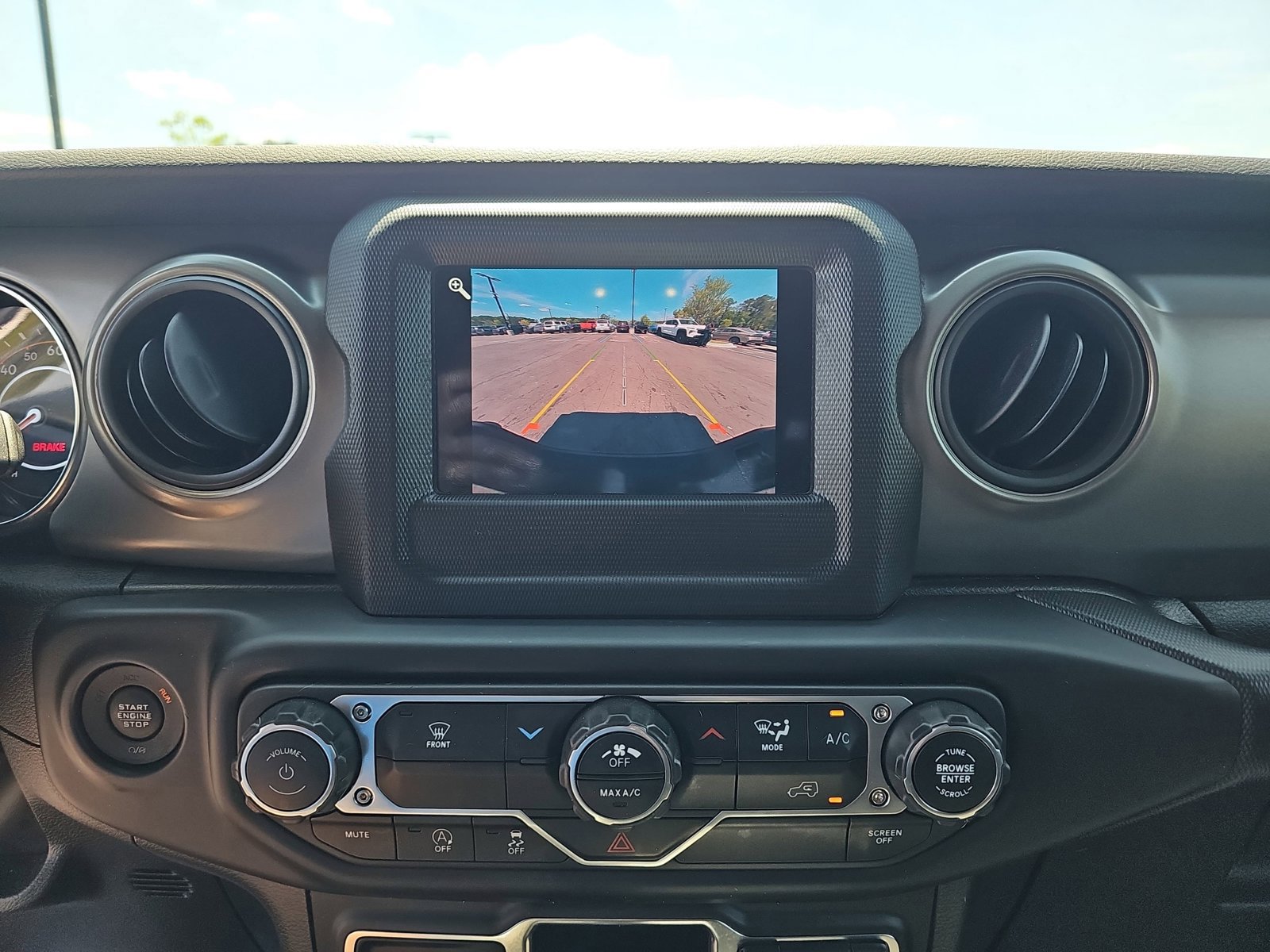 Used 2022 Jeep Gladiator Sport AWD/4WD image 23
