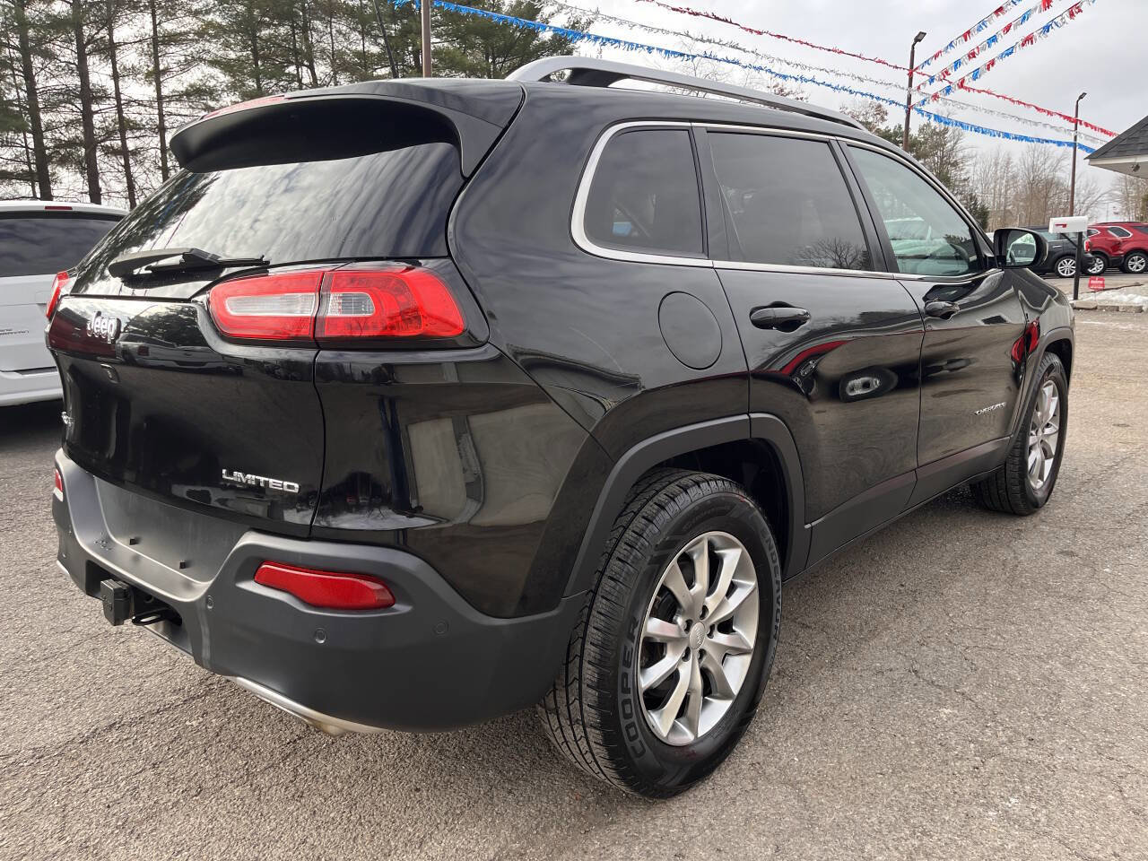 Used 2018 Jeep Cherokee Limited w/ Technology Group image 7
