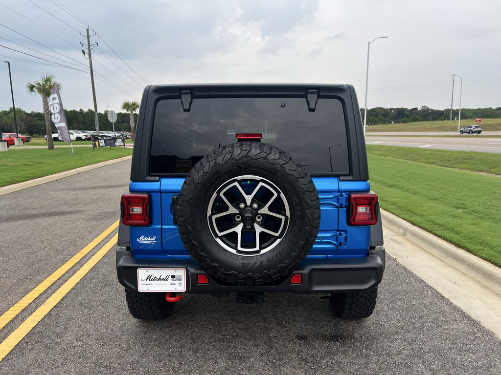 Certified 2025 Jeep Wrangler Unlimited Rubicon w/ Convenience Group AWD/4WD image 5