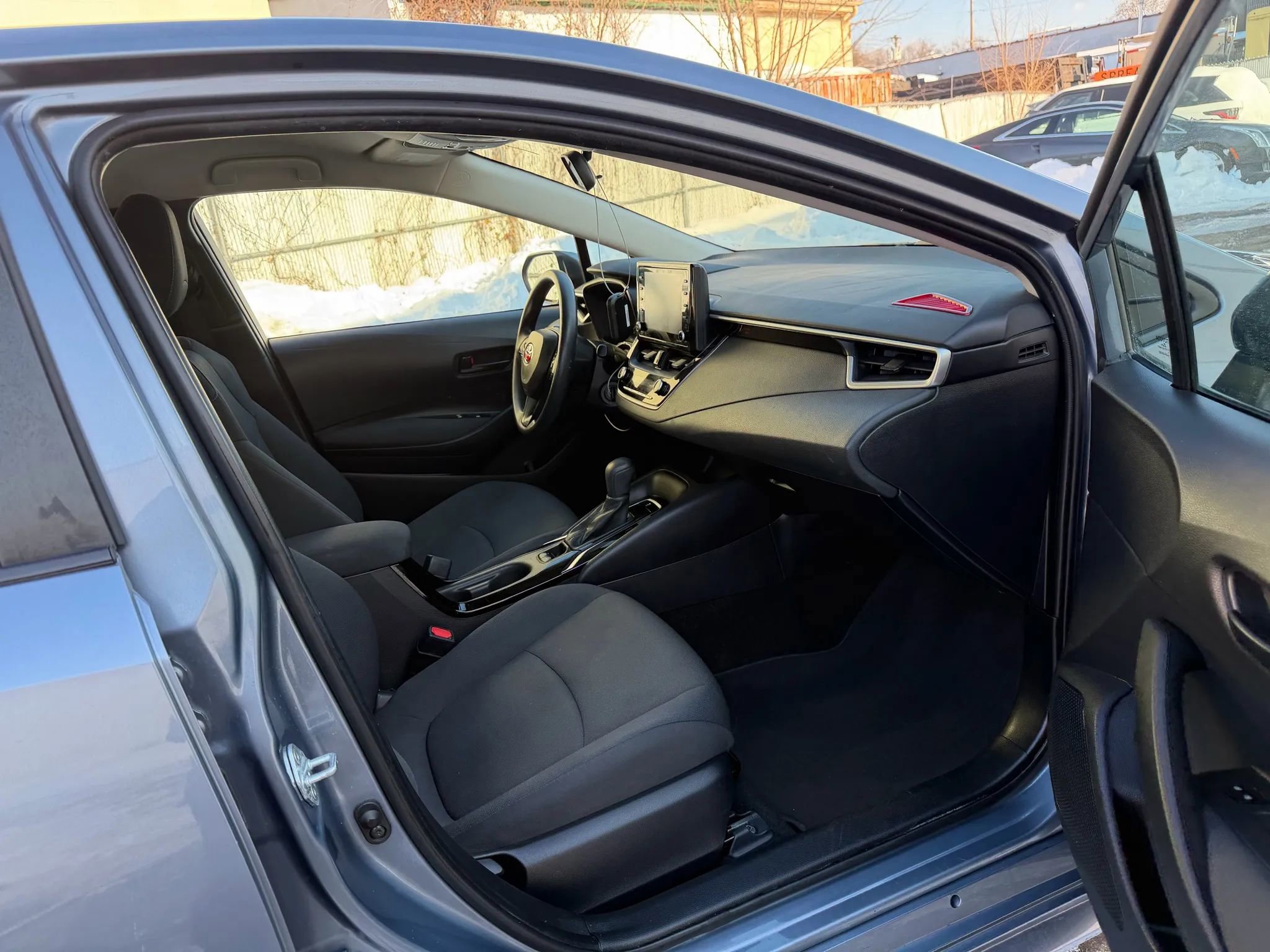 Used 2022 Toyota Corolla LE image 26