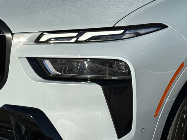 Used 2023 BMW X7 xDrive40i w/ M Sport Package image 4