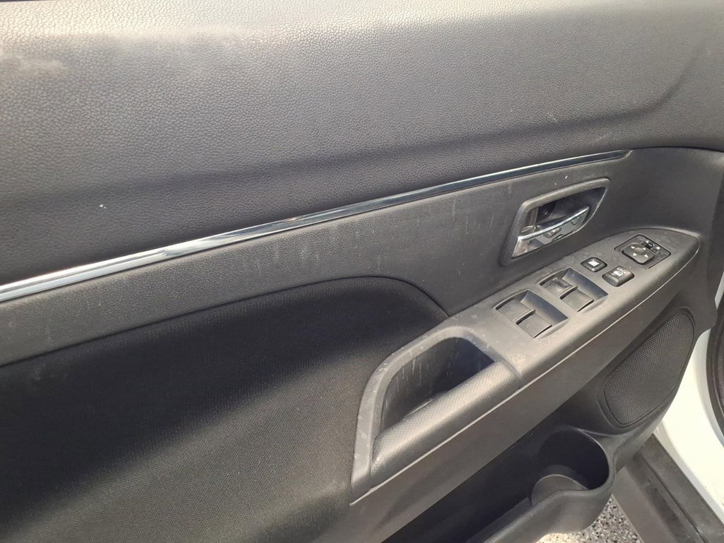 Used 2022 Mitsubishi Outlander Sport ES image 8