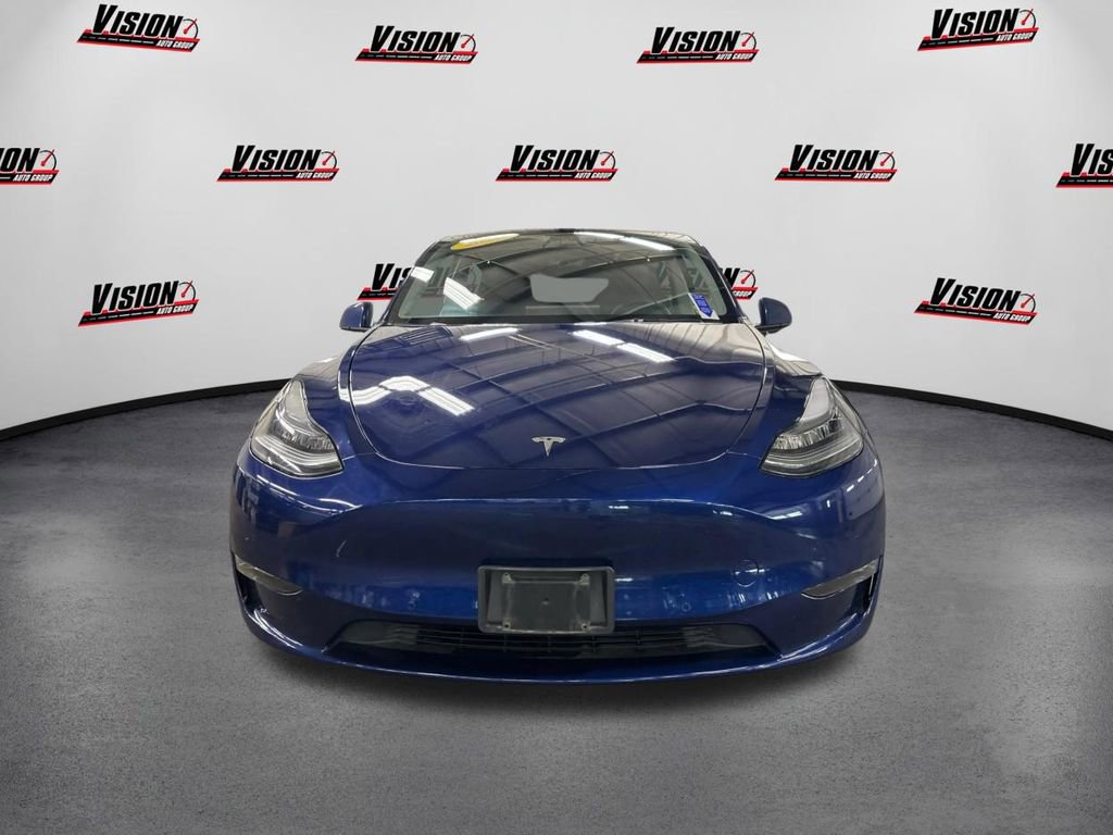 Used 2022 Tesla Model Y Long Range AWD/4WD image 2