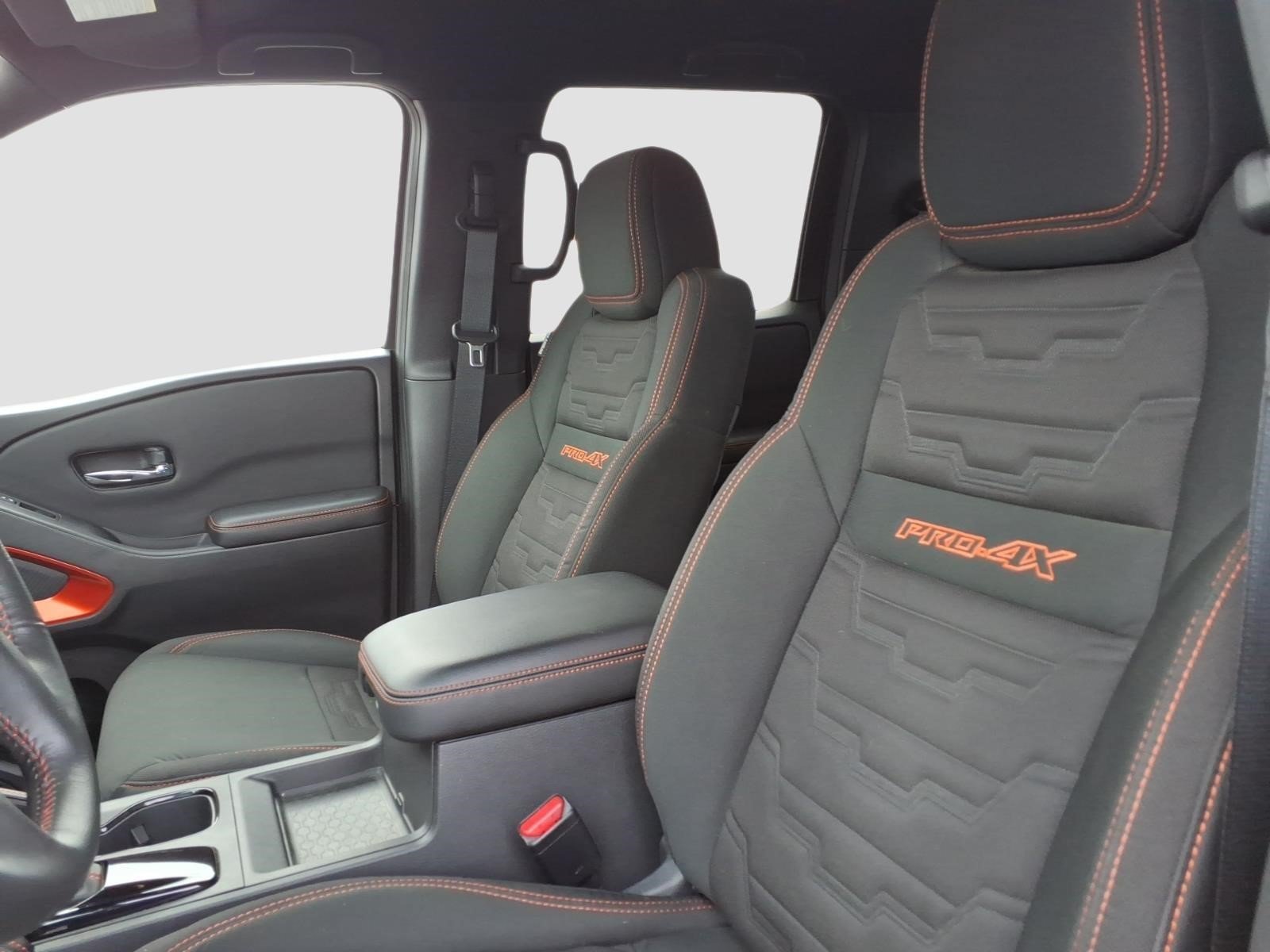 Used 2025 Nissan Frontier PRO-4X AWD/4WD image 11