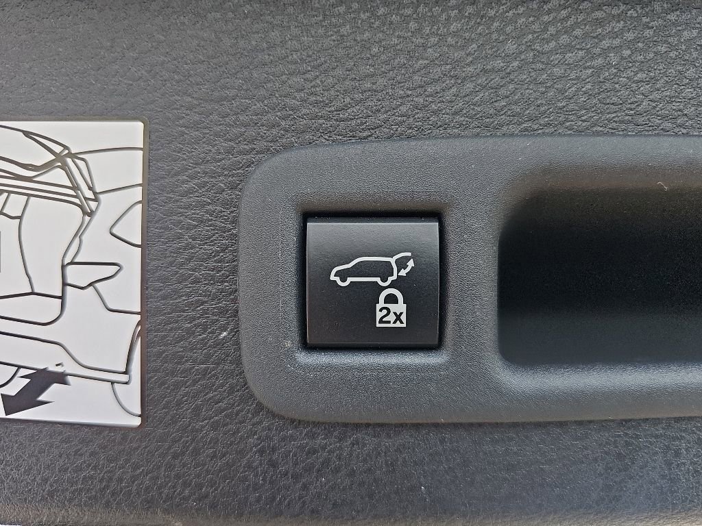 Used 2024 Toyota Sienna XLE AWD/4WD image 36