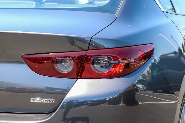 Used 2021 MAZDA MAZDA3 s FWD image 9