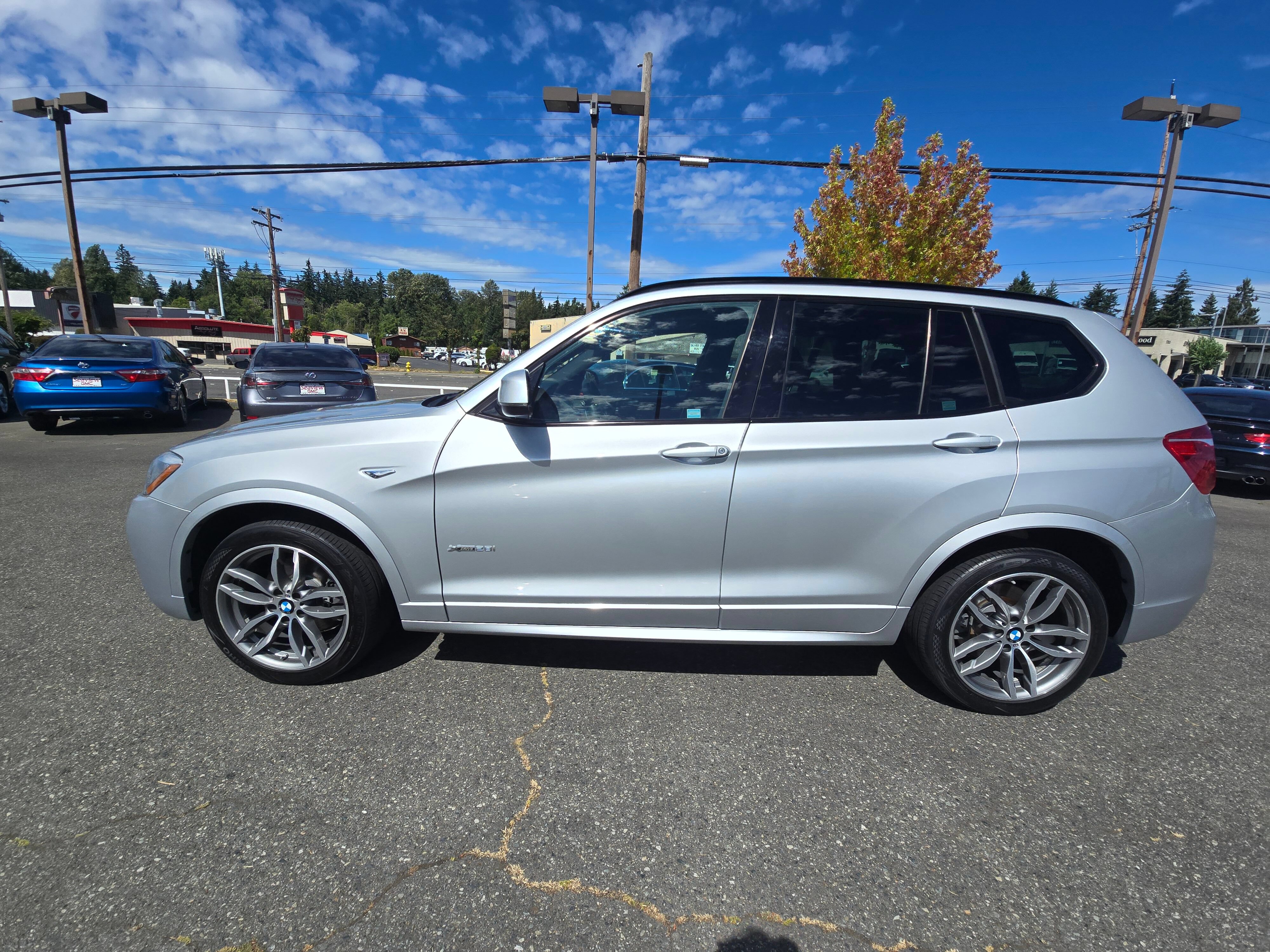 Used 2017 BMW X3 xDrive28i AWD/4WD image 4