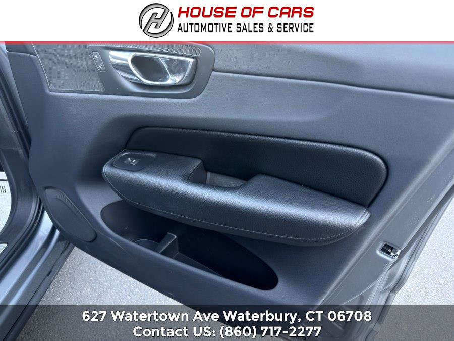 Used 2018 Volvo XC60 T5 Momentum w/ Vision Package image 47
