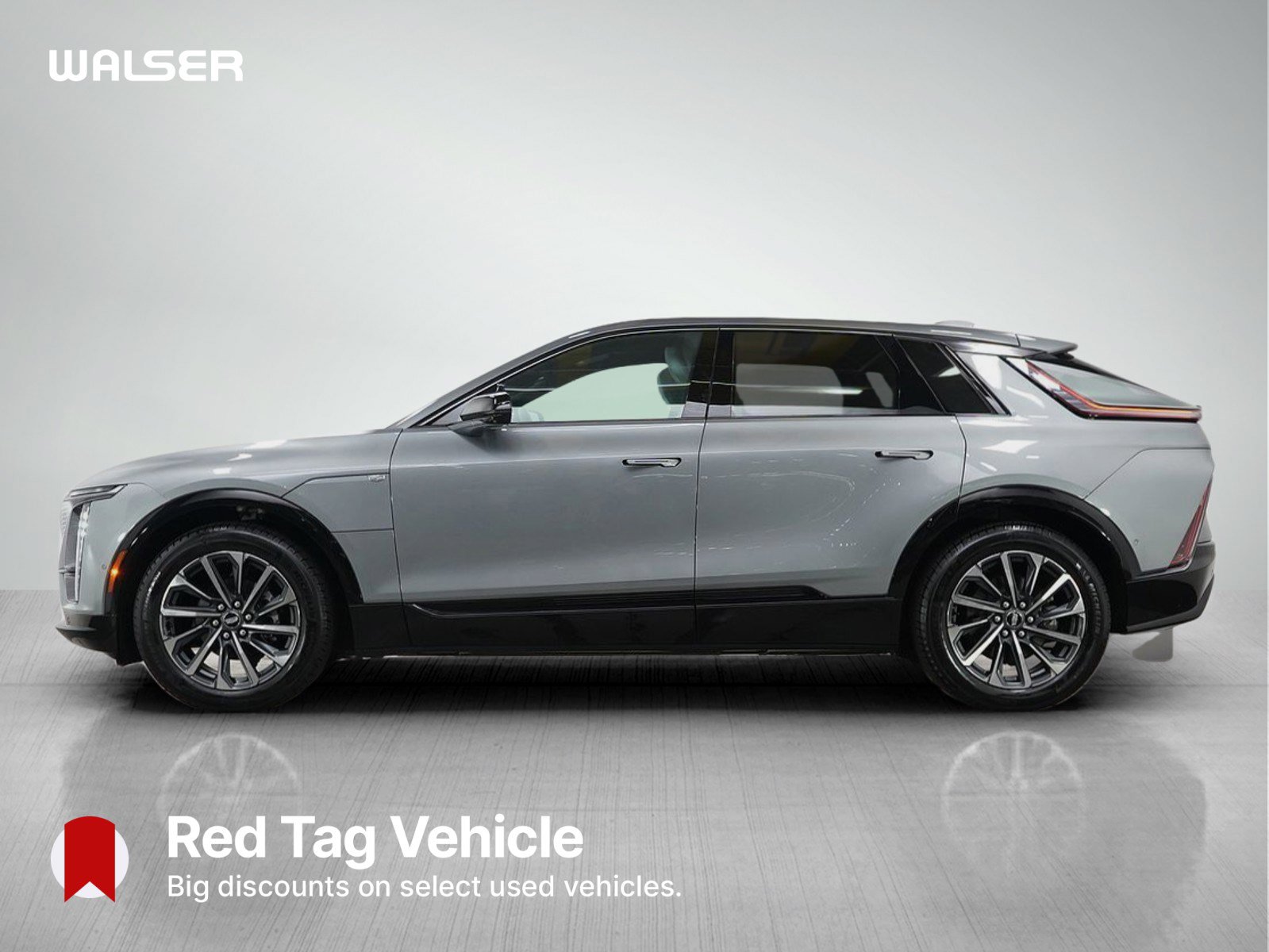 Used 2024 Cadillac Lyriq Sport image 2