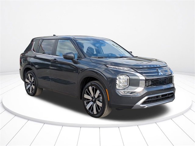 New 2026 Mitsubishi Outlander SE image 2
