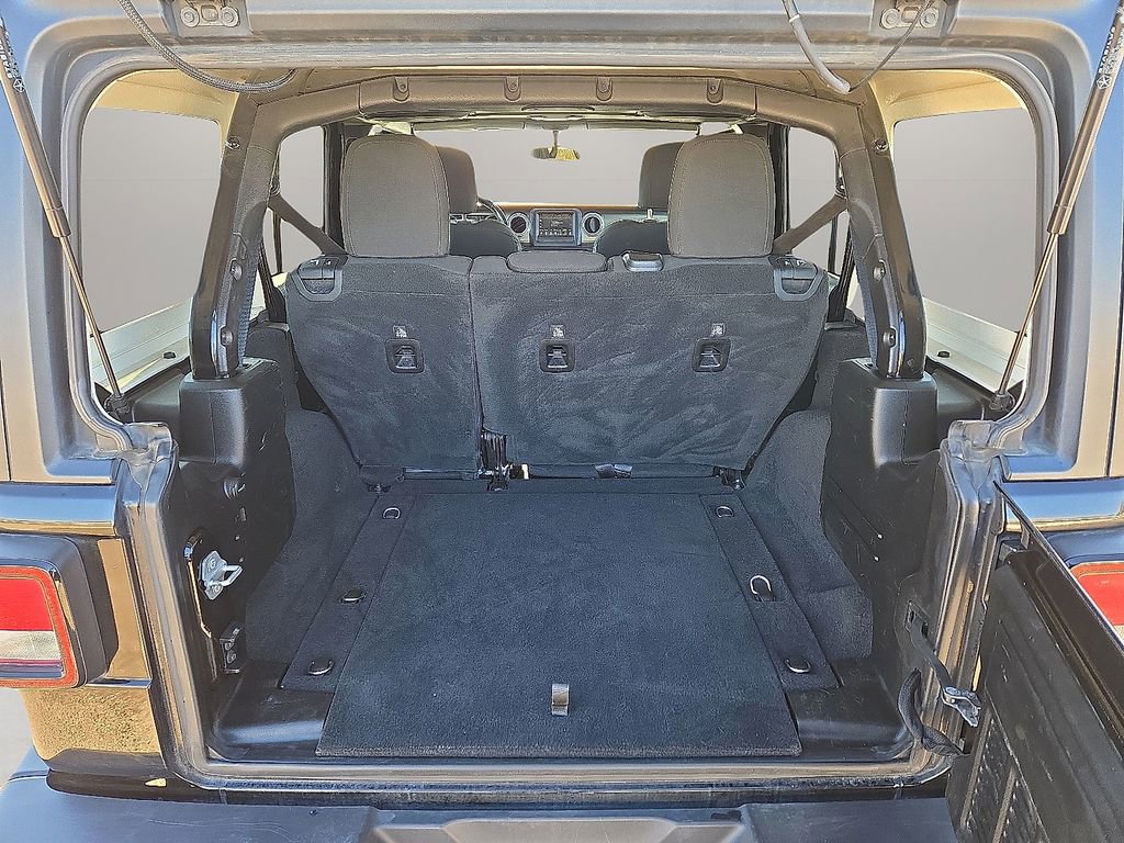 Used 2020 Jeep Wrangler Unlimited Sahara image 13