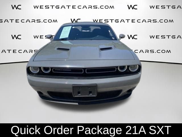 Used 2018 Dodge Challenger SXT RWD image 2