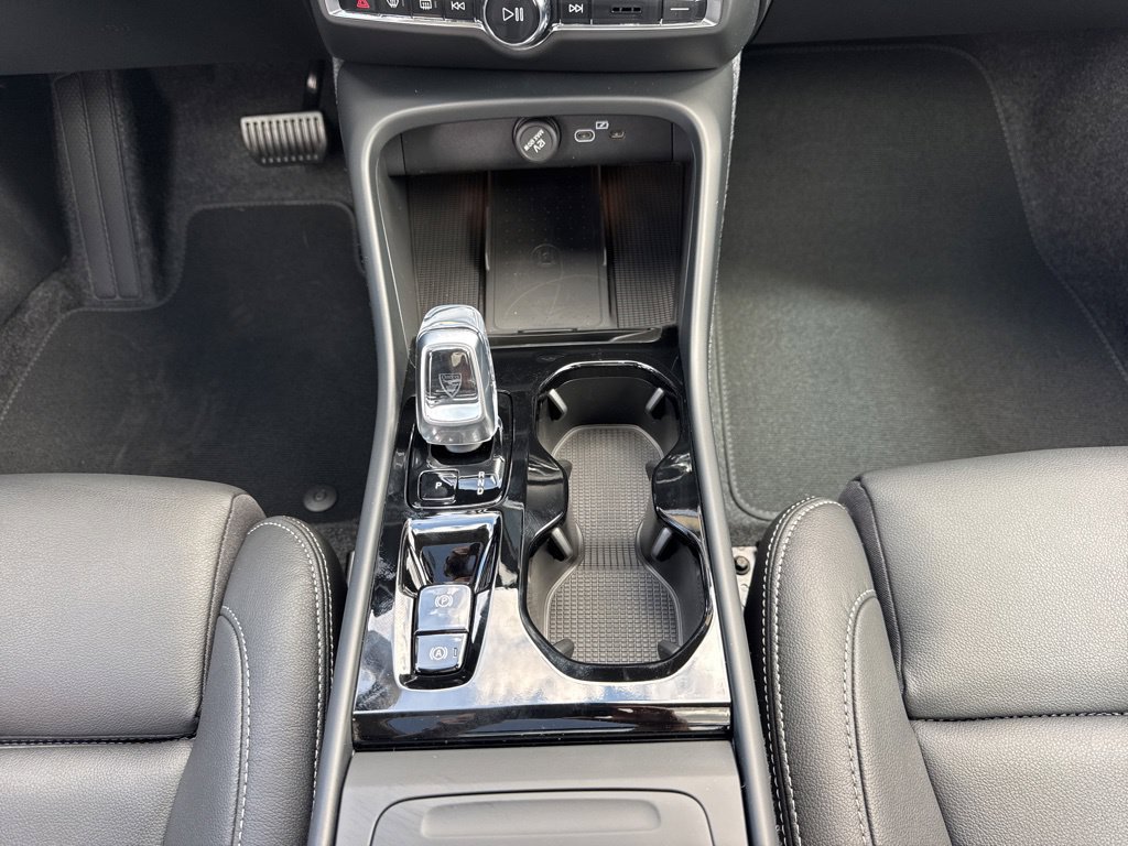 New 2026 Volvo XC40 B5 Plus w/ Climate Package AWD/4WD image 23
