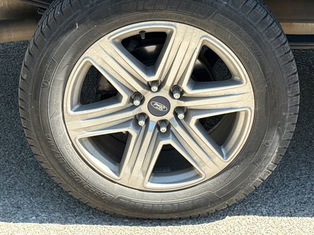 Used 2018 Ford F150 XLT w/ Equipment Group 302A Luxury image 9