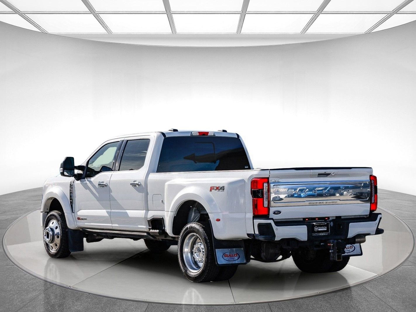 Used 2024 Ford F450 Limited w/ FX4 Off-Road Package image 2