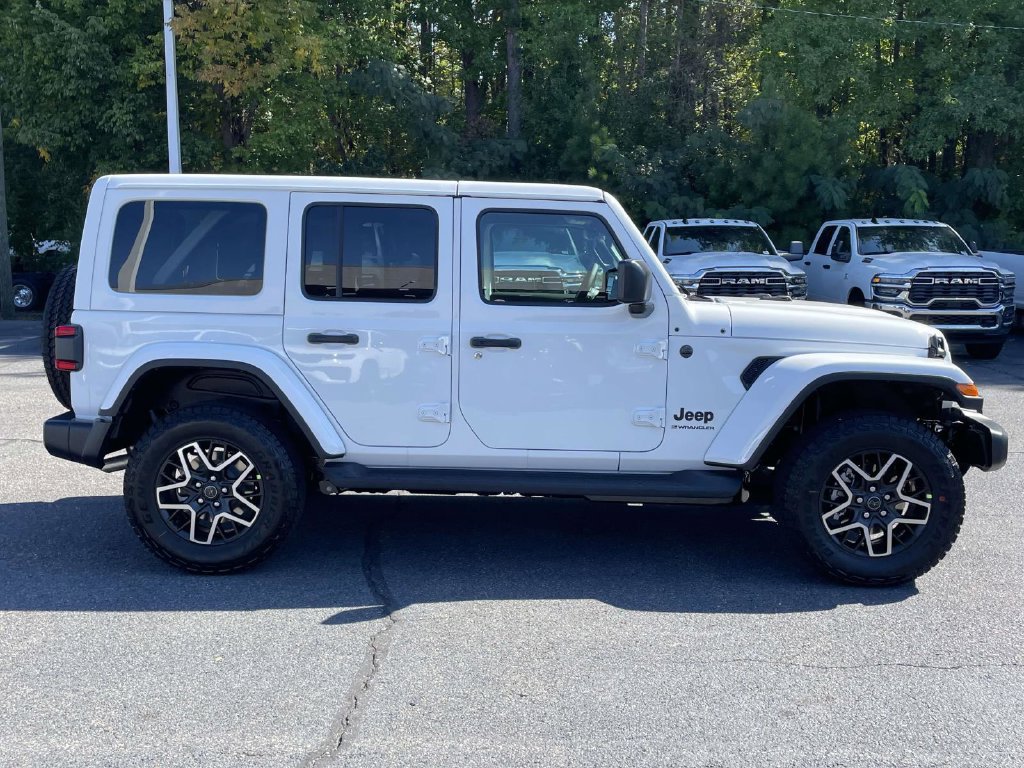 New 2027 Jeep Wrangler Unlimited Sahara AWD/4WD image 9